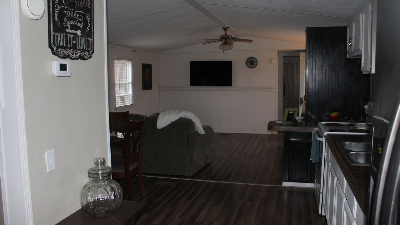 Photo of Livingroom in Kuttawa