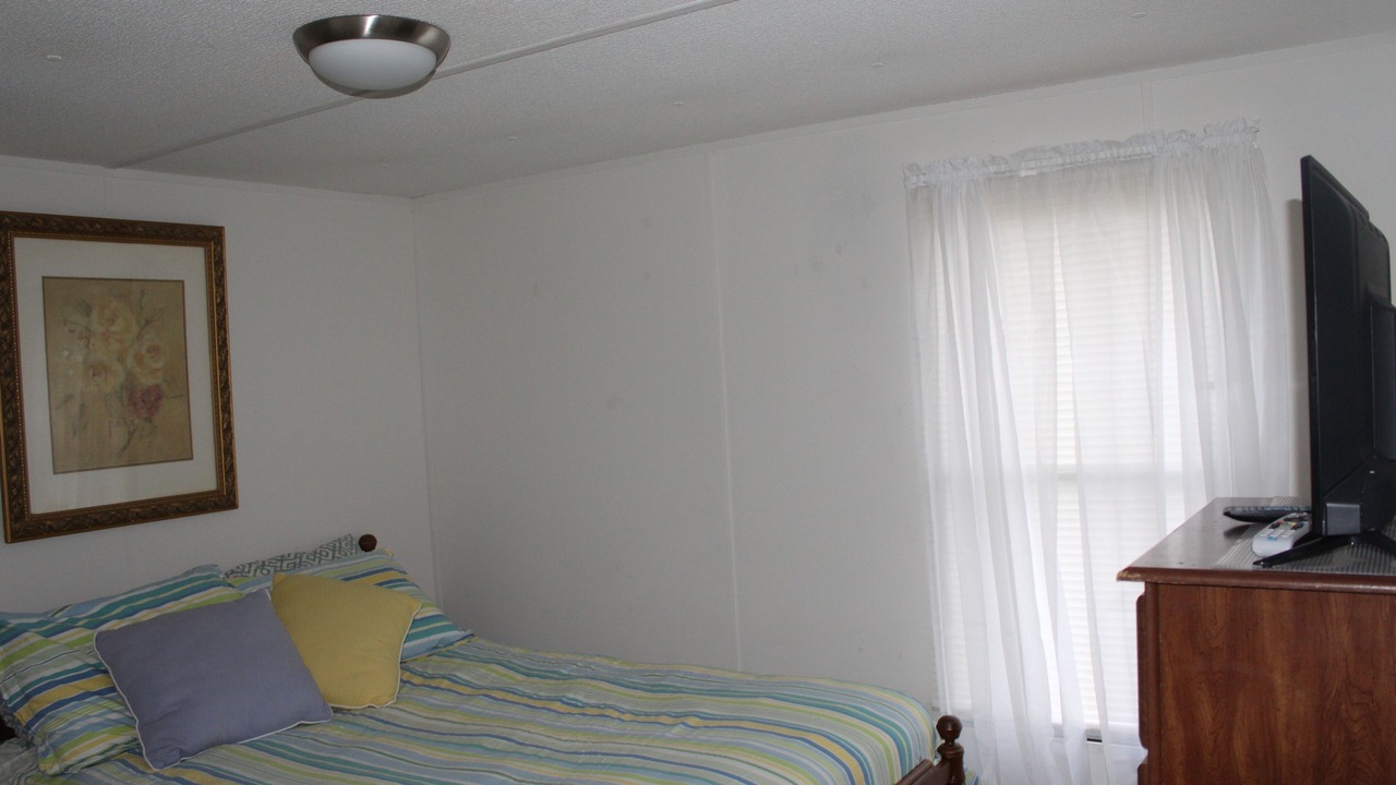Photo of Bedroom in Kuttawa