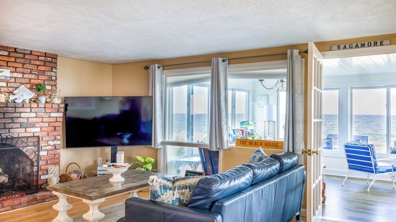 Photo of Livingroom in Sagamore Beach