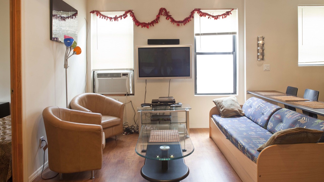 Photo of Livingroom in Brighton Beach