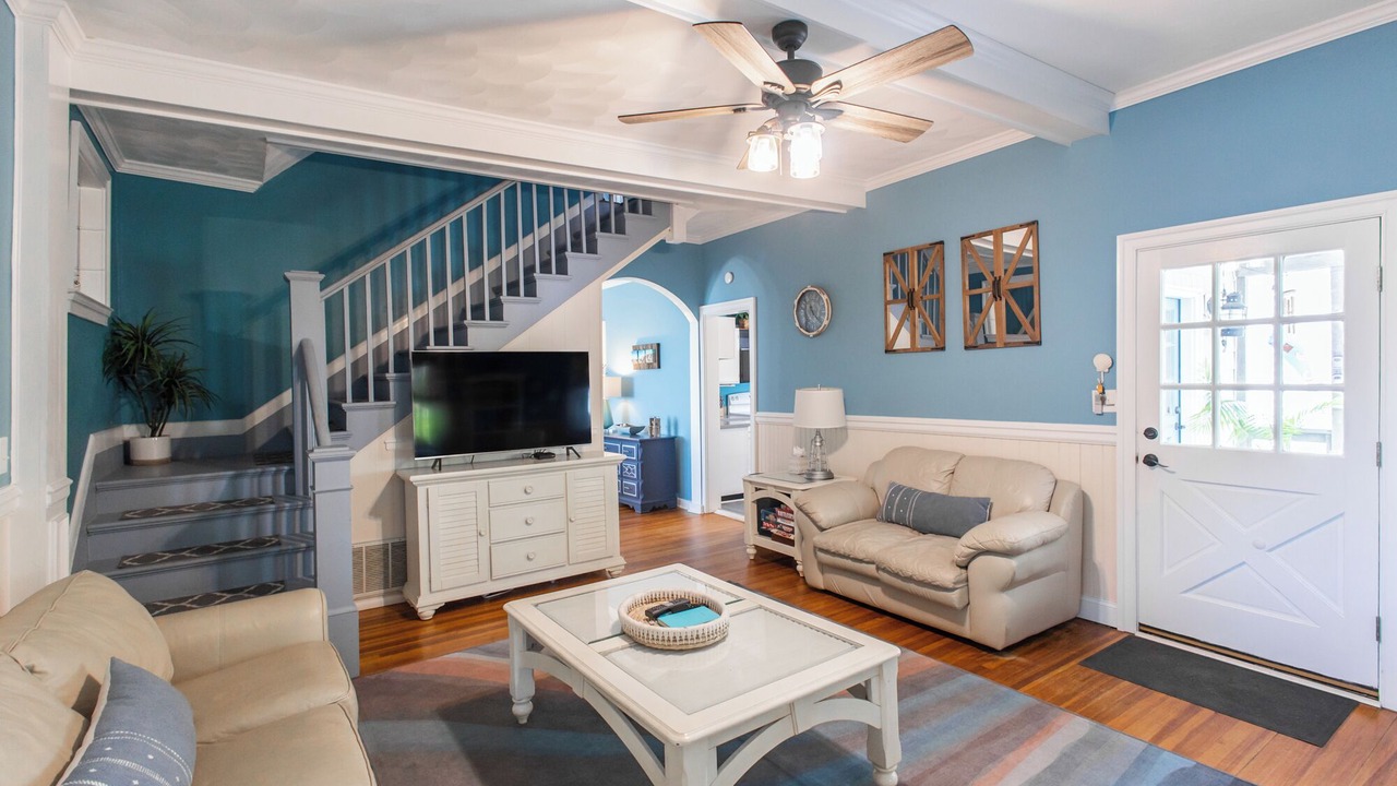 Photo of Livingroom in Willoughby Spit