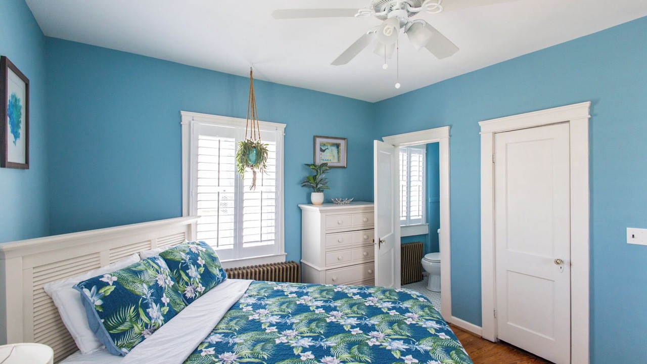 Photo of Bedroom in Willoughby Spit