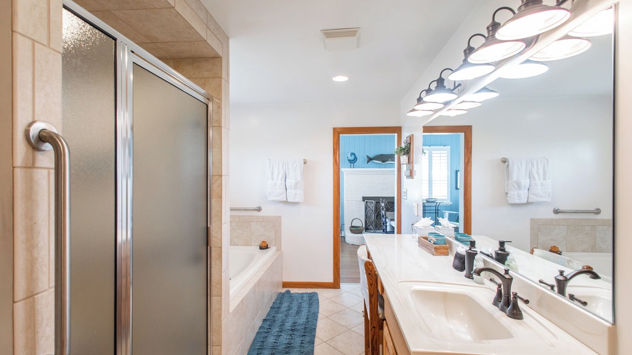 Photo of Bathroom in Willoughby Spit