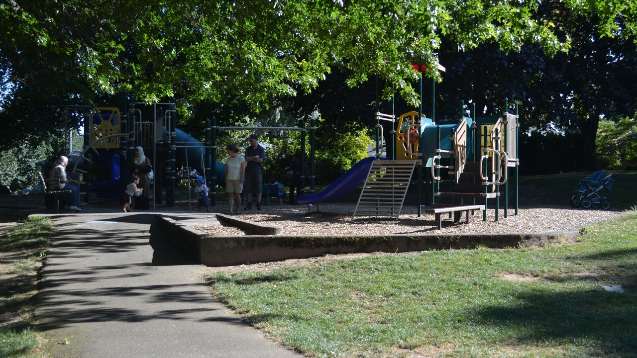 Photo of Others in Multnomah Village