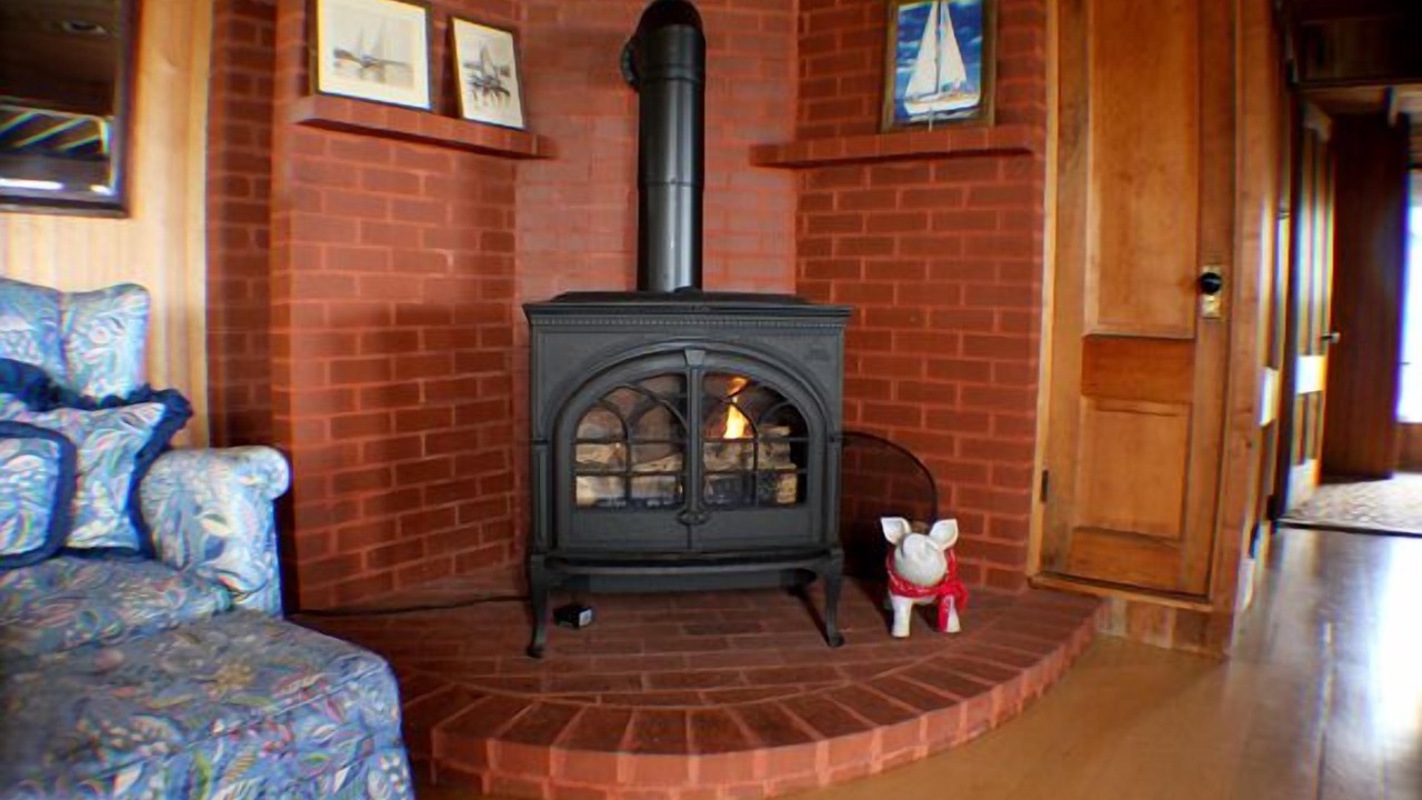Photo of Bedroom in Bailey Island
