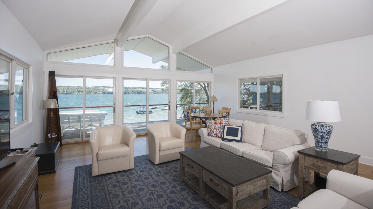 Photo of Livingroom in Skaneateles