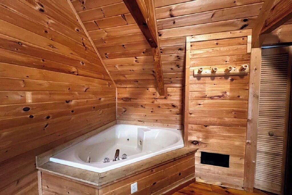 Photo of Bathroom in Pine Mountain
