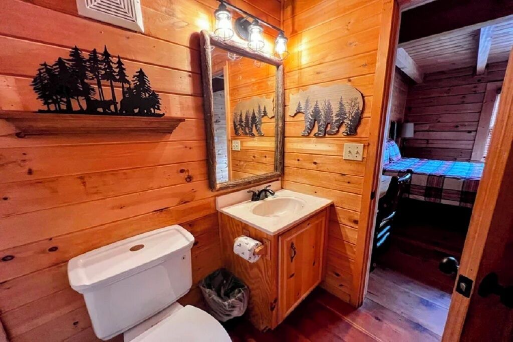 Photo of Bathroom in Pine Mountain