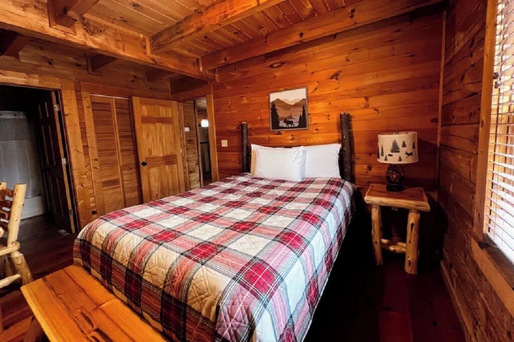 Photo of Bedroom in Pine Mountain
