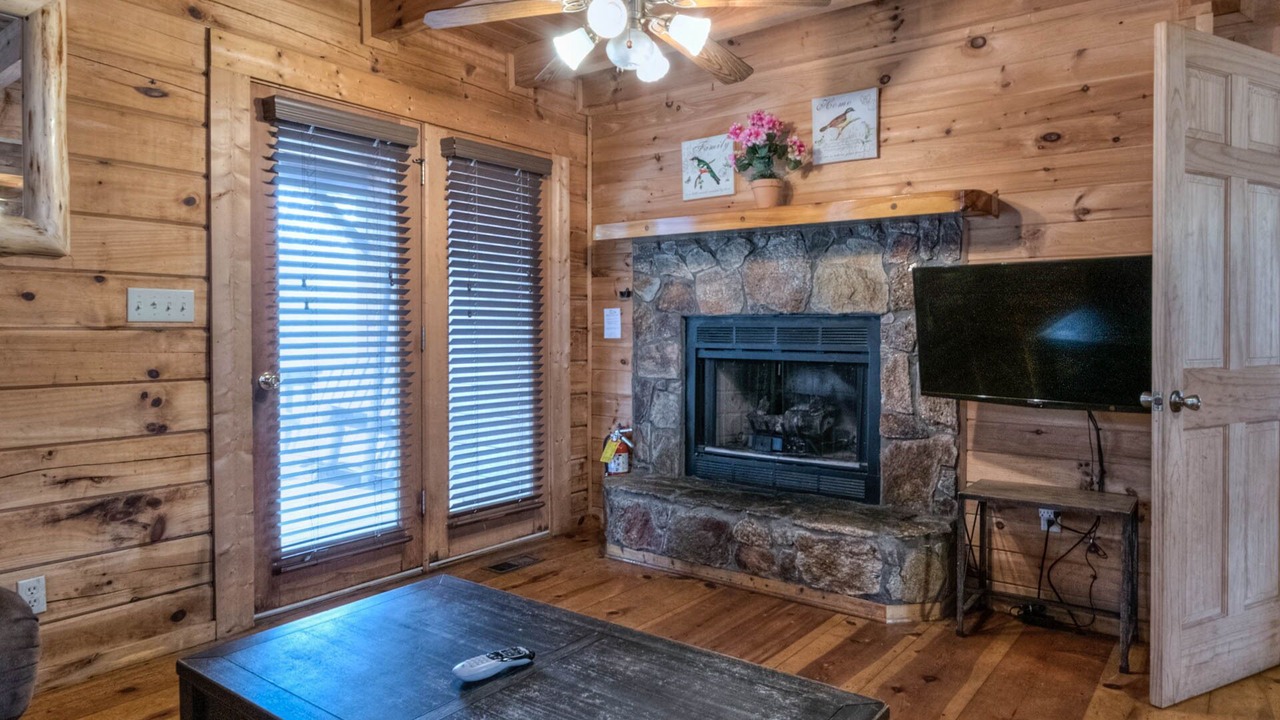Photo of Livingroom in Pine Mountain