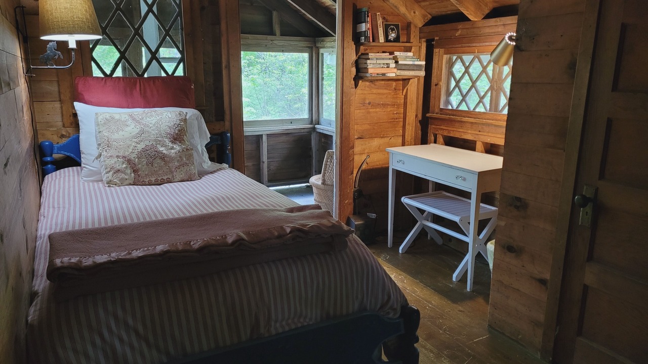 Photo of Bedroom in Lakeville