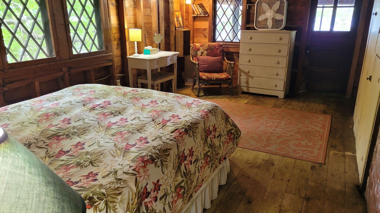 Photo of Bedroom in Lakeville