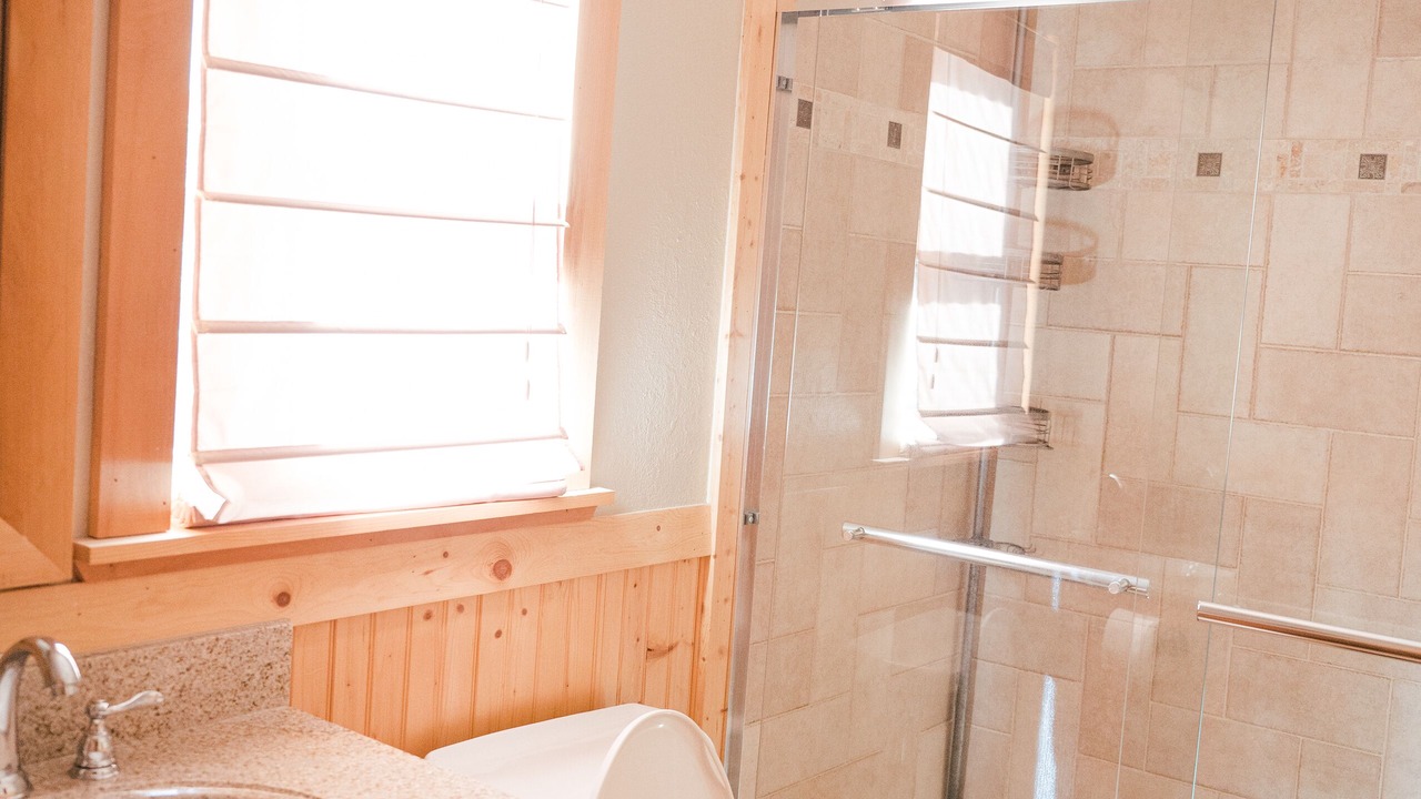 Photo of Bathroom in Piney Creek
