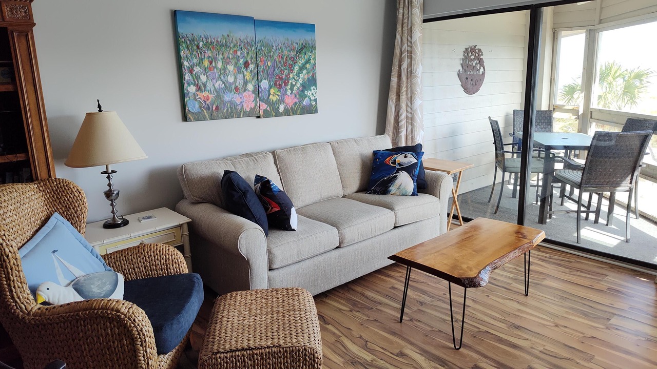 Photo of Livingroom in Oceanmarsh Subdivision