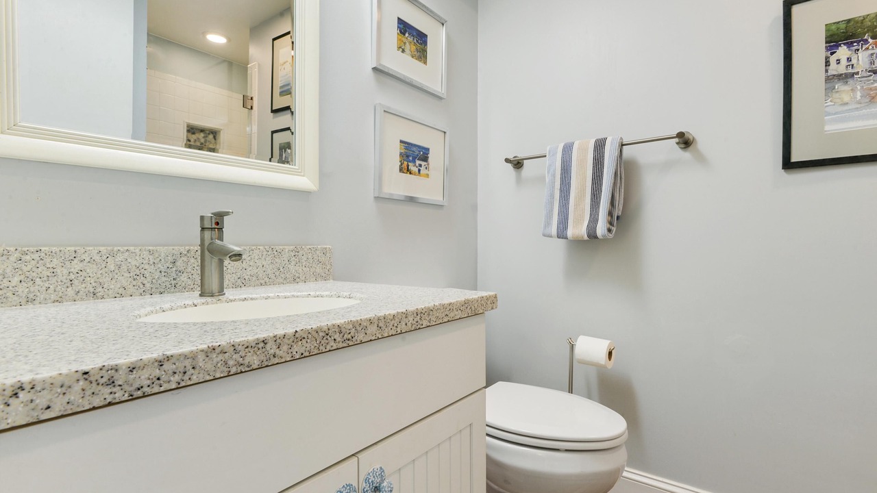 Photo of Bathroom in Oceanmarsh Subdivision