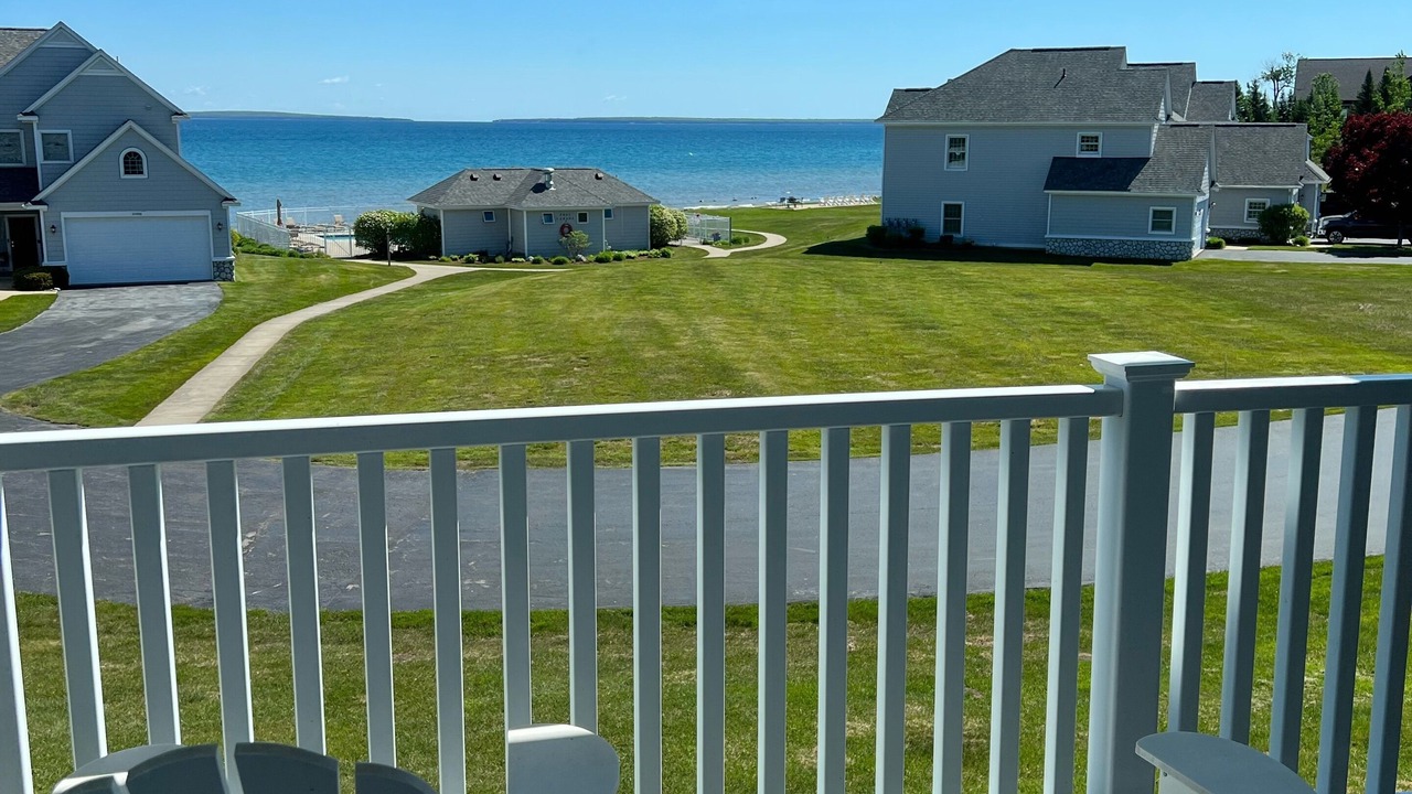 Photo of Patio Balcony in Mackinaw City