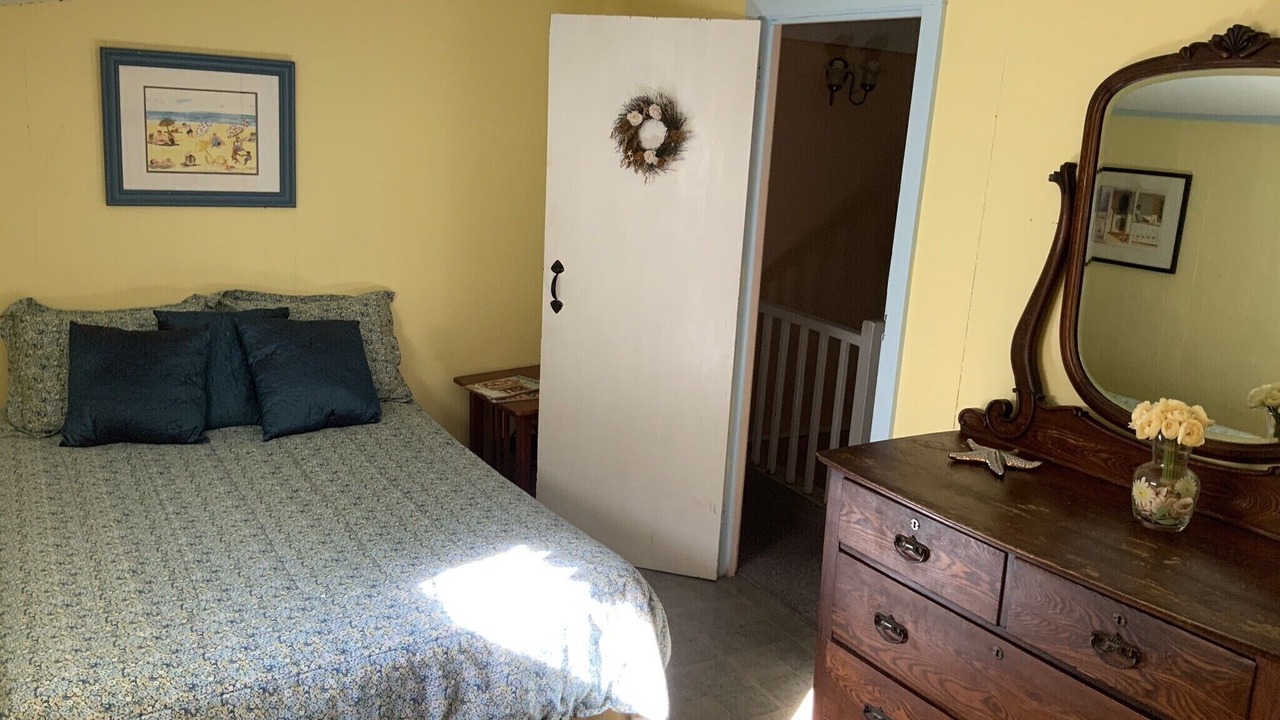 Photo of Bedroom in Circuit Avenue
