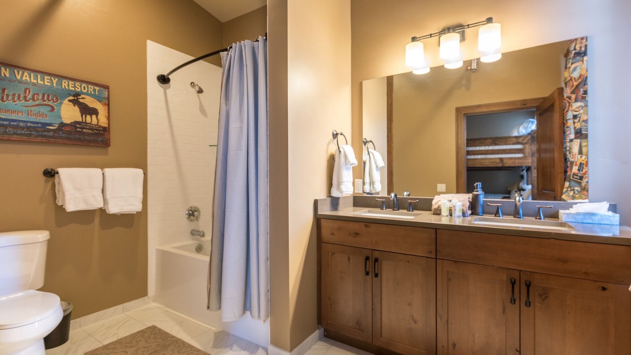 Photo of Bathroom in Elkhorn Village