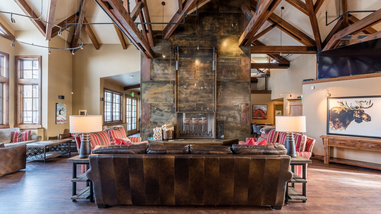 Photo of Livingroom in Elkhorn Village