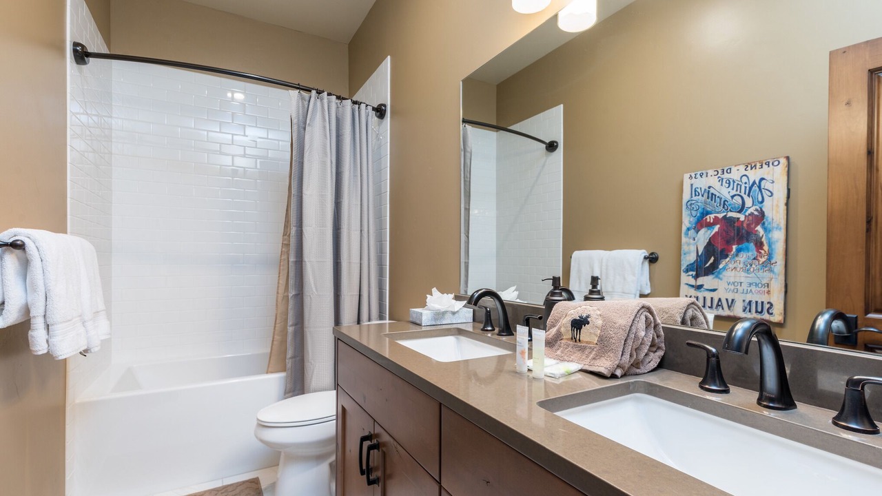 Photo of Bathroom in Elkhorn Village