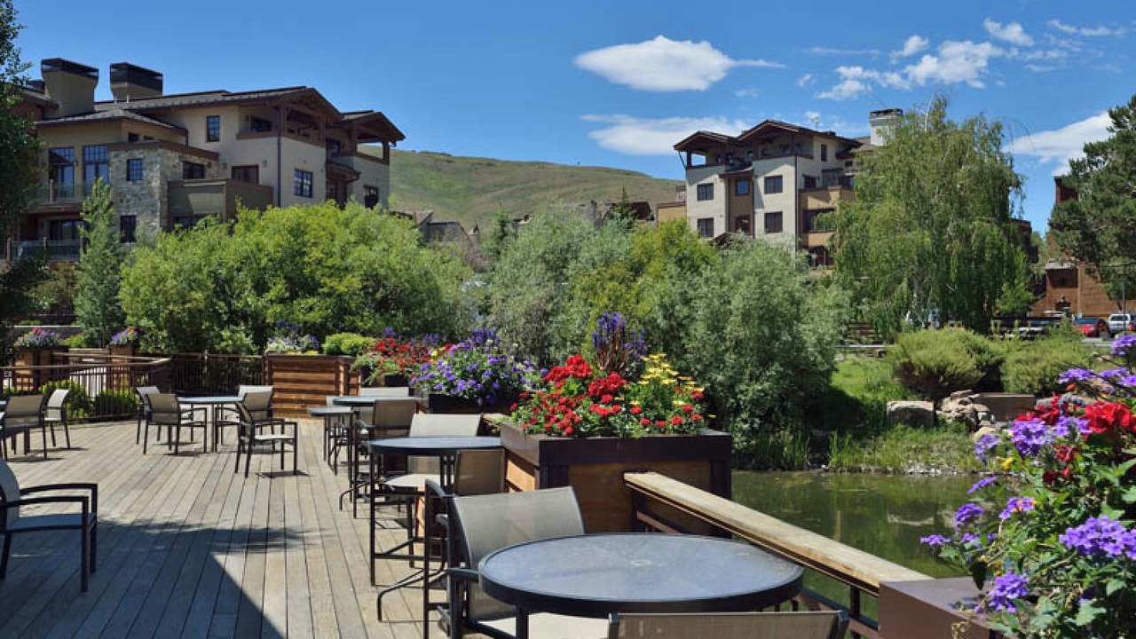 Photo of Outdoor in Elkhorn Village