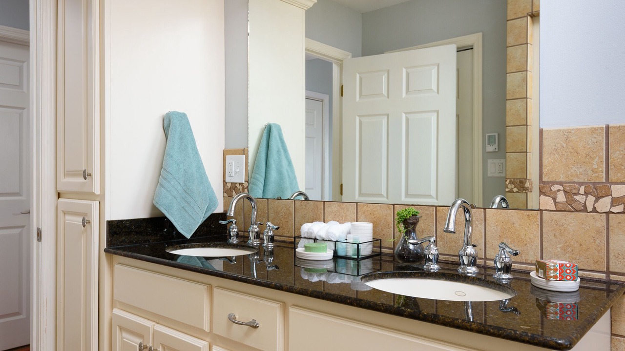 Photo of Bathroom in Lookout Mountain