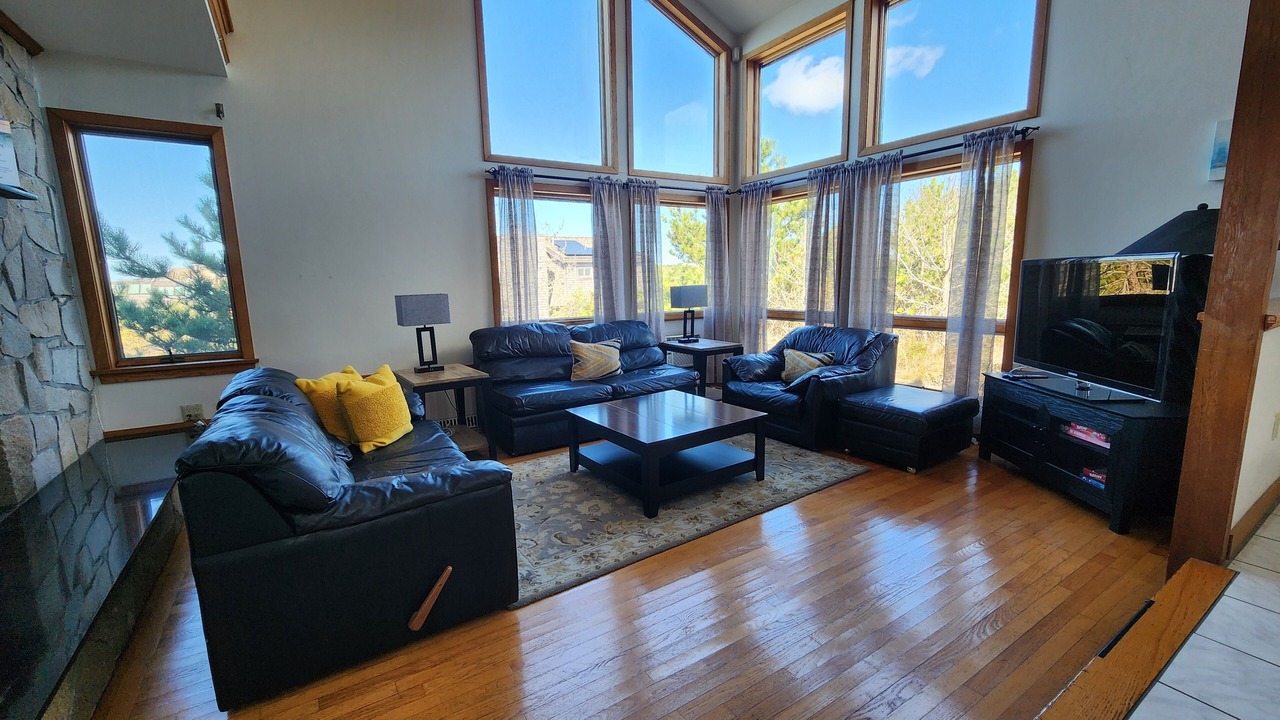 Photo of Livingroom in North Truro
