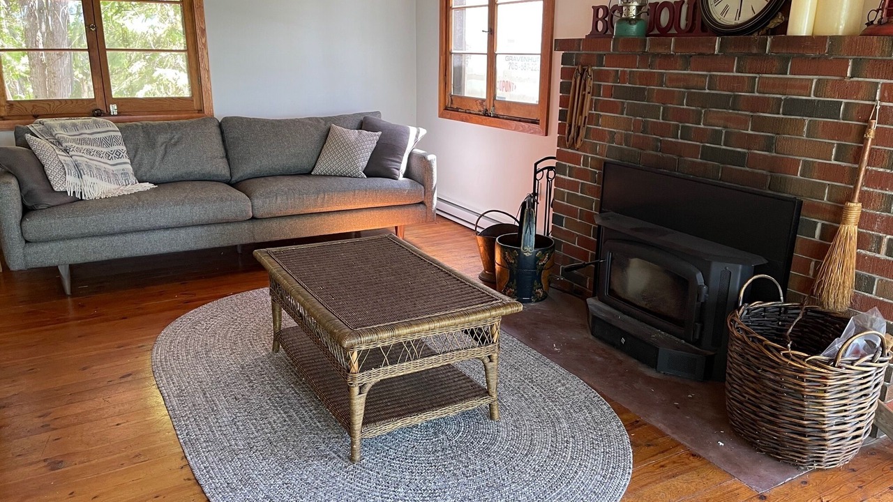 Photo of Livingroom in Gravenhurst