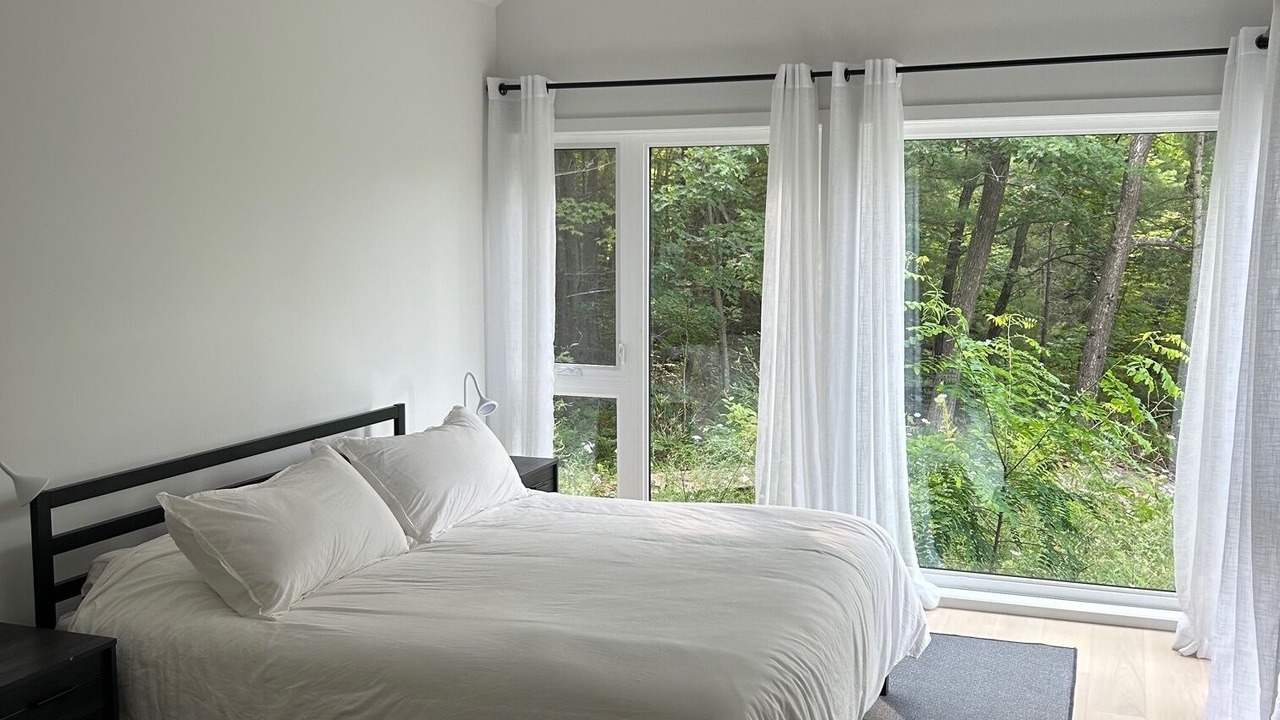 Photo of Bedroom in Gravenhurst