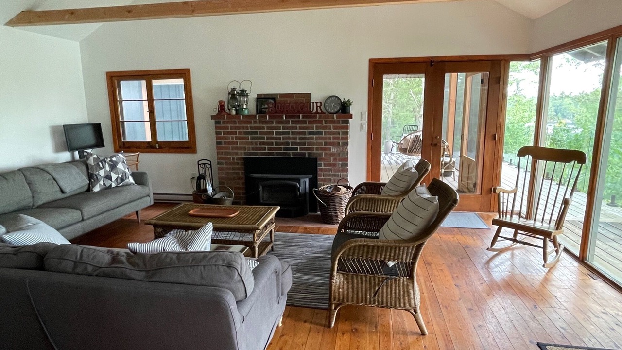 Photo of Livingroom in Gravenhurst