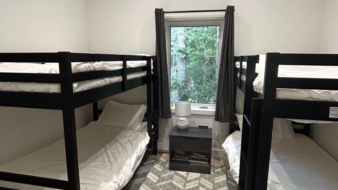 Photo of Bedroom in Gravenhurst