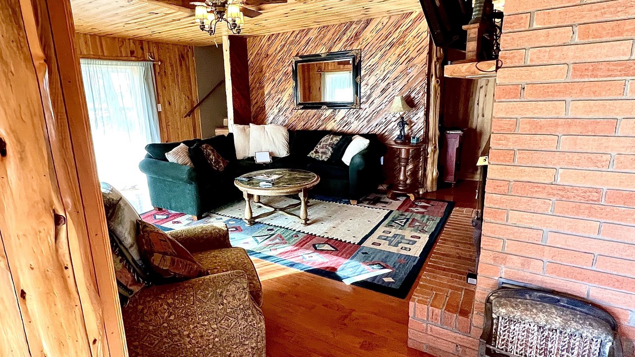 Photo of Livingroom in Jones Mills