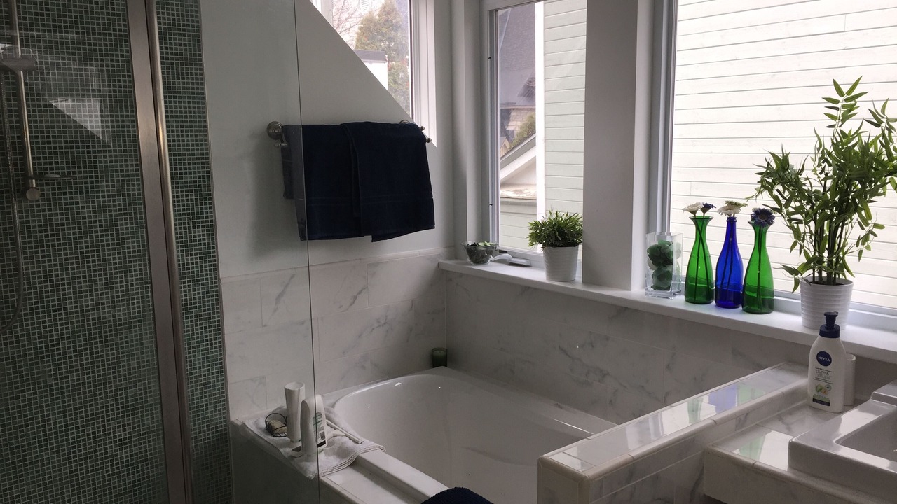 Photo of Bathroom in Centretown