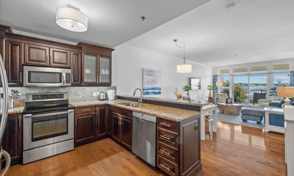 Photo of Kitchen in Queens Square