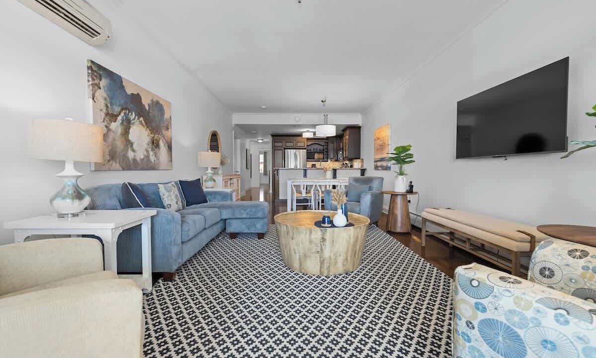 Photo of Livingroom in Queens Square