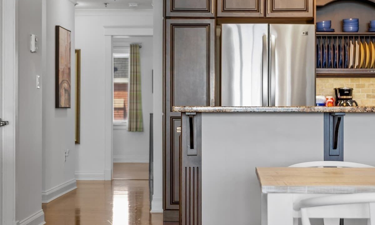 Photo of Others in Queens Square