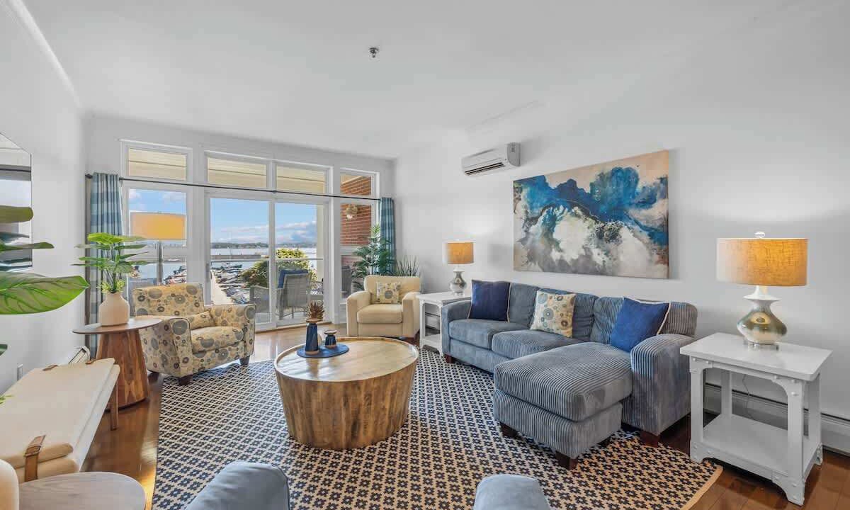 Photo of Livingroom in Queens Square