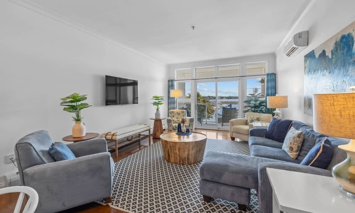 Photo of Livingroom in Queens Square