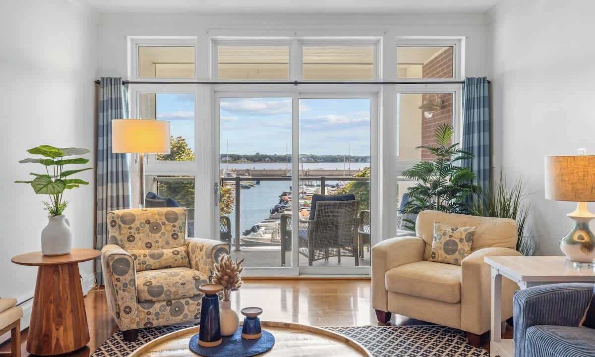 Photo of Livingroom in Queens Square