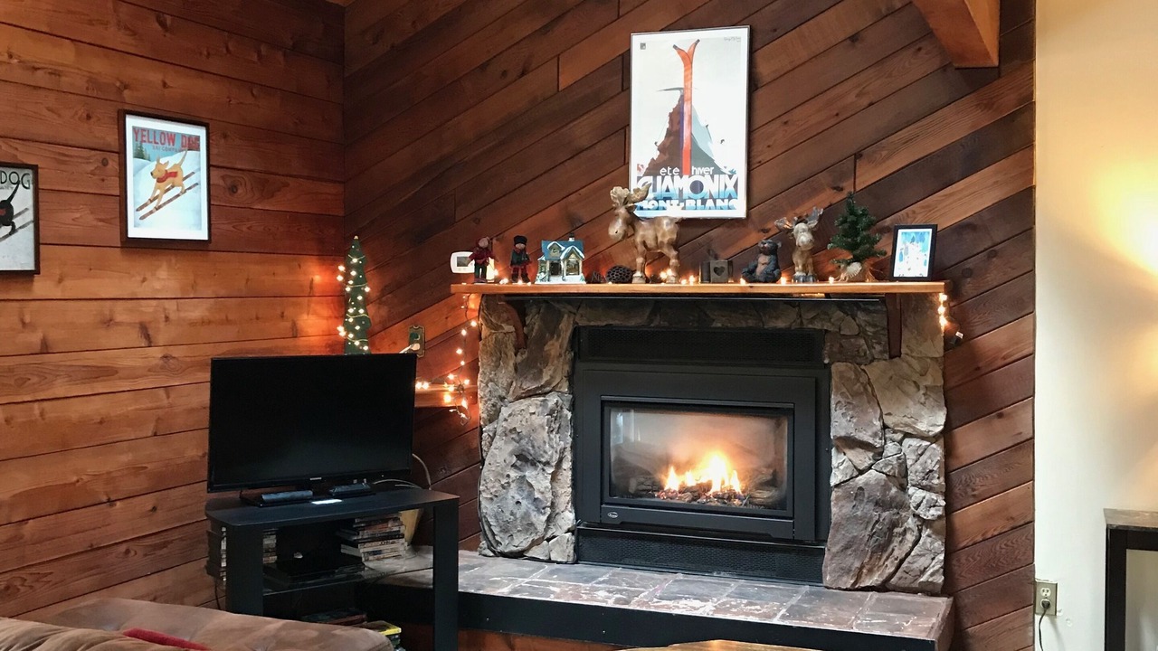 Photo of Bedroom in Glacier