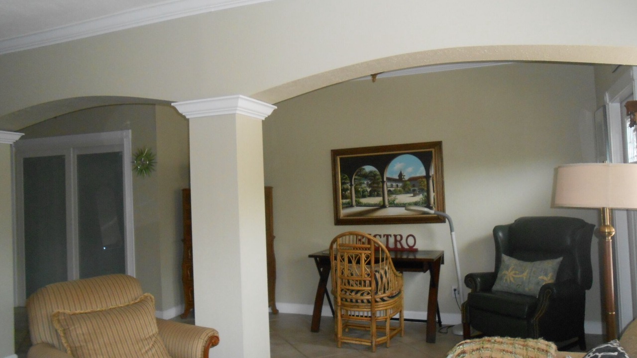 Photo of Livingroom in Ludlam