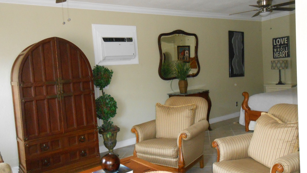 Photo of Bedroom in Ludlam