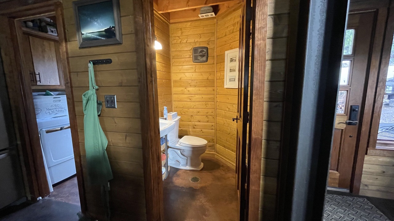 Photo of Bedroom in Buchanan Dam