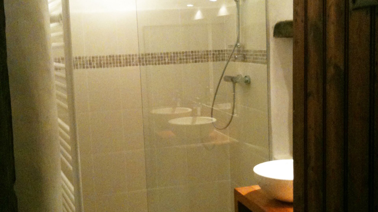 Photo of Bathroom in Issirac