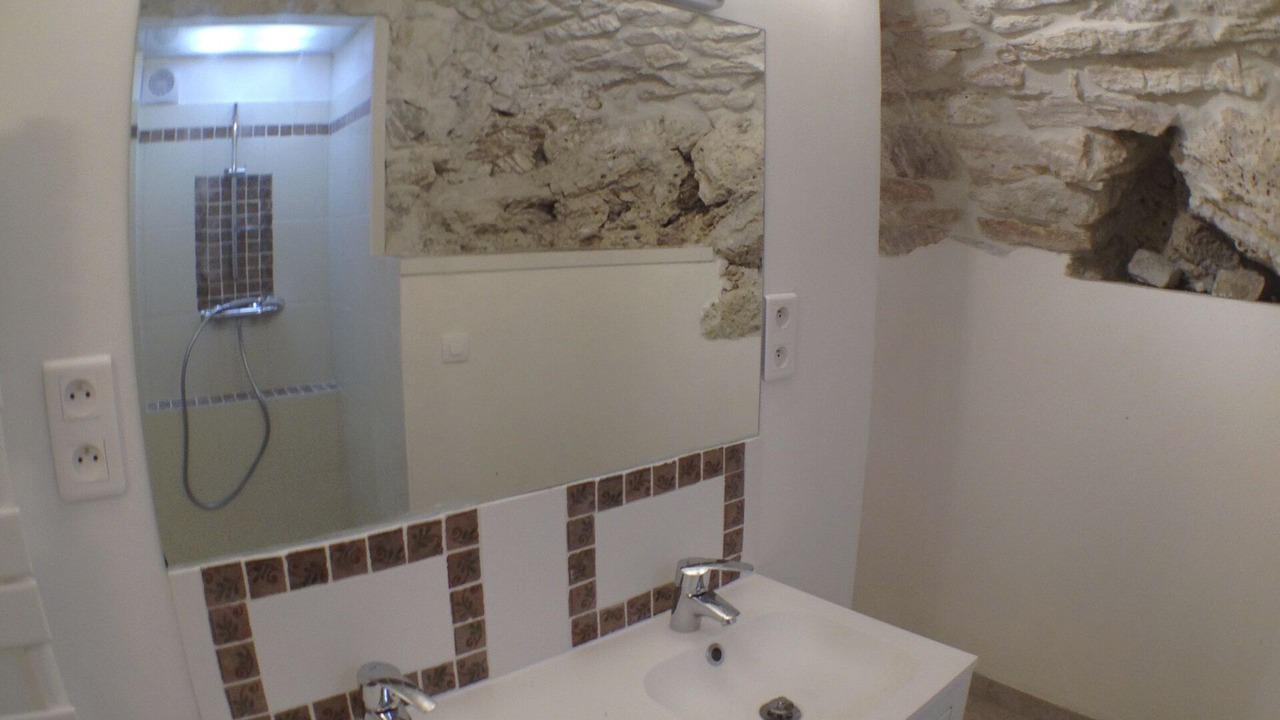 Photo of Bathroom in Issirac