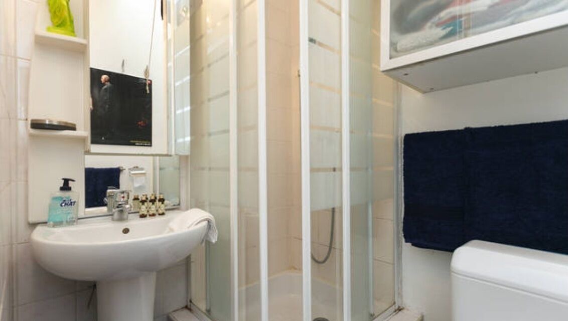 Photo of Bathroom in 18th Arrondissement