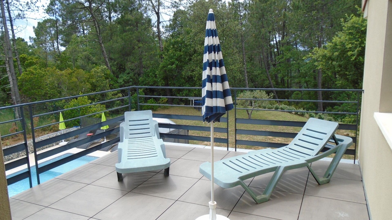 Photo of Patio Balcony in Saint-Julien-de-Peyrolas