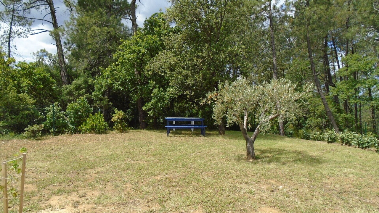 Photo of Outdoor in Saint-Julien-de-Peyrolas