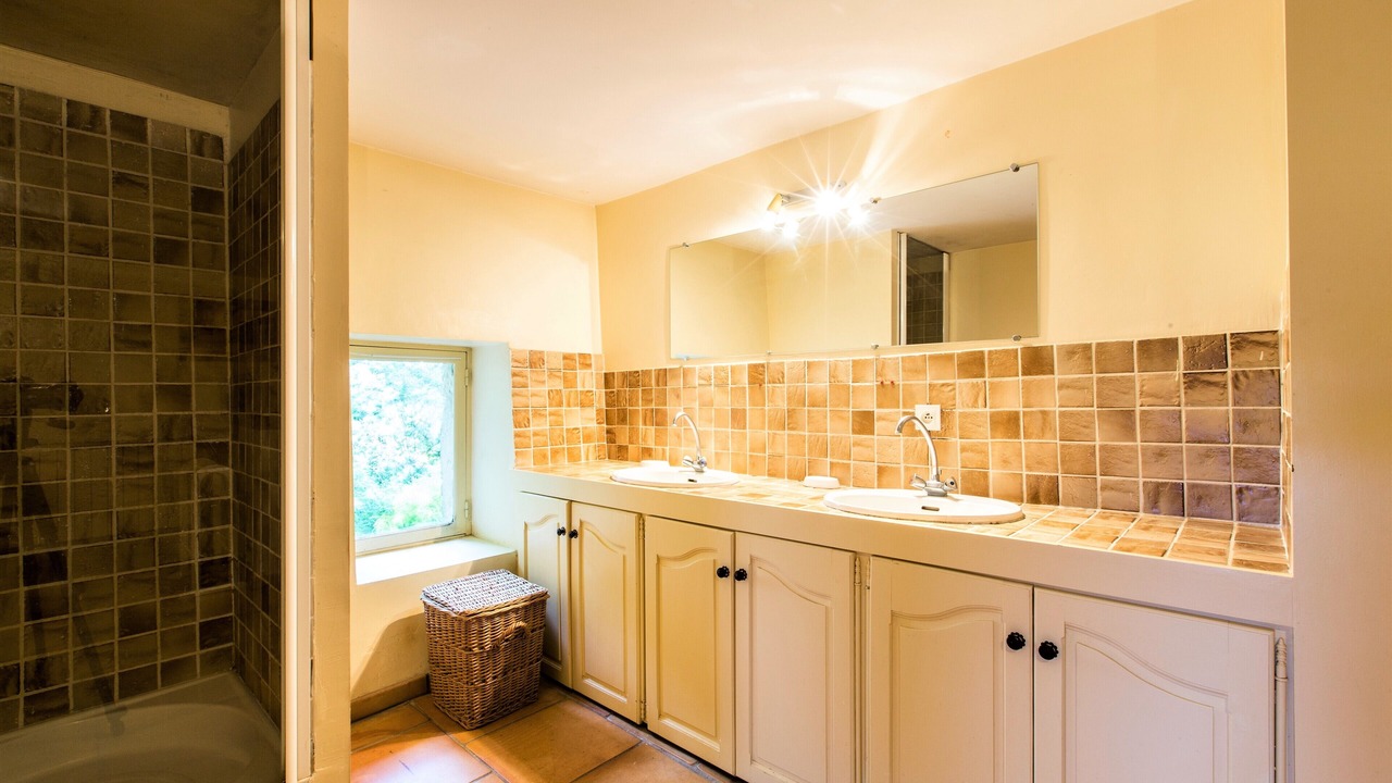 Photo of Bathroom in Sainte-Anastasie