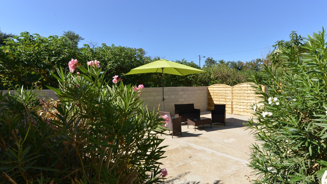 Photo of Patio Balcony in Sorgues